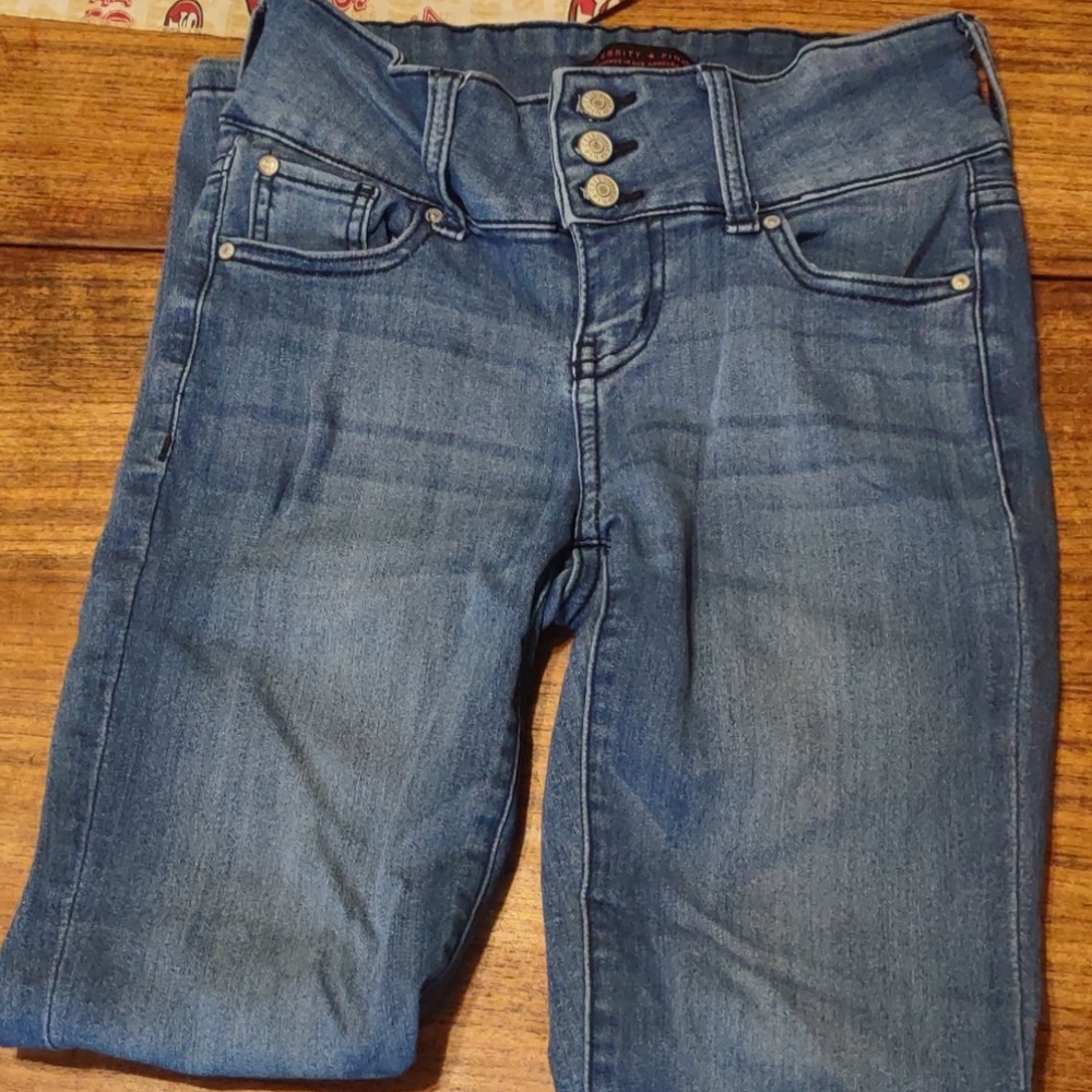 Celebrity pink, 25 , blue jeans